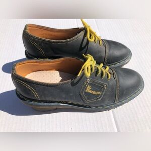 Rare Vintage Dr. Martens UK 6/ women’s US 8. Navy blue chunk heels.